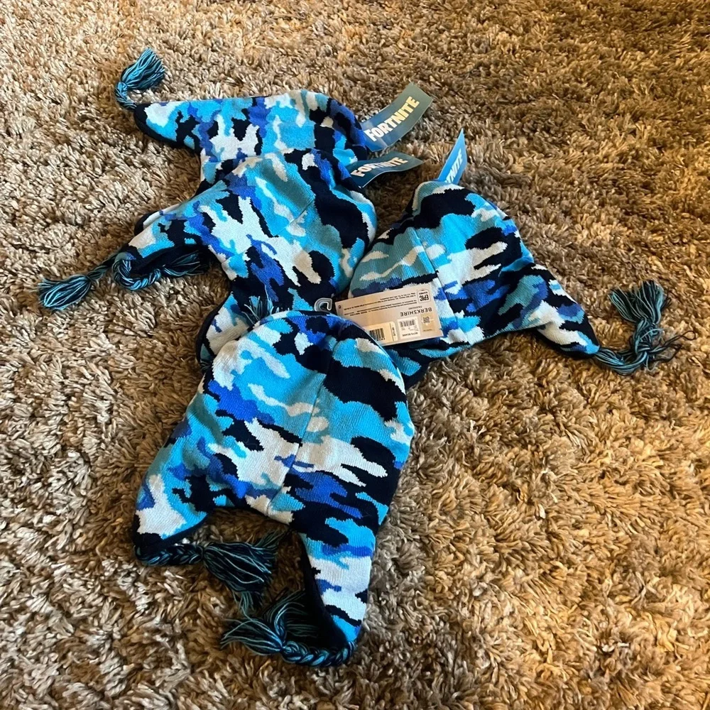 NWT Fortnite Berkshire fashions‎ boys beanie